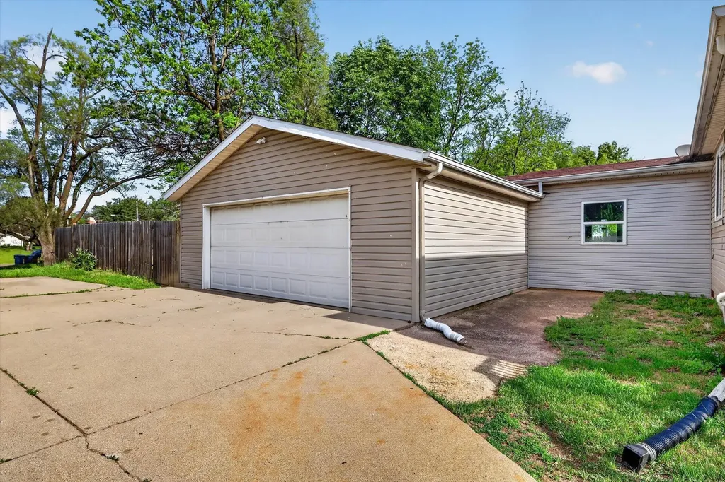 1809 Sunnyside Drive Kalamazoo Charter Township MI 49048