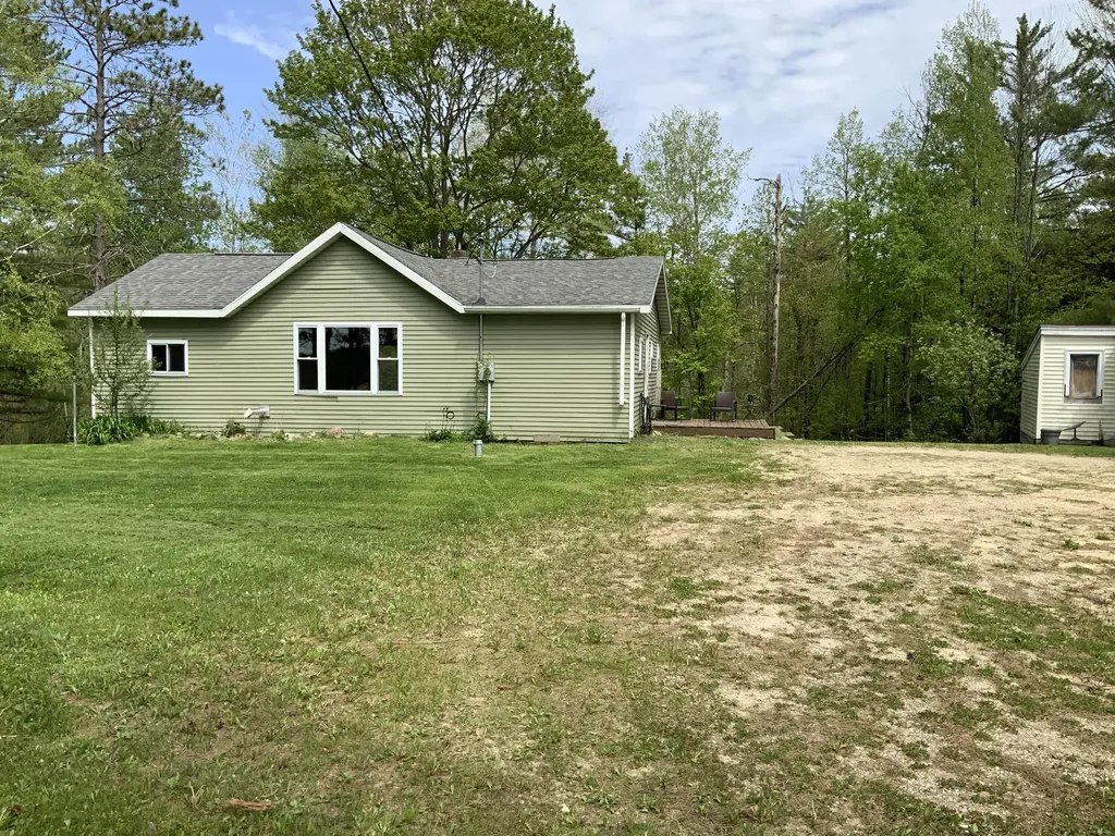 16658 140th Avenue Rose Lake Township MI 49655