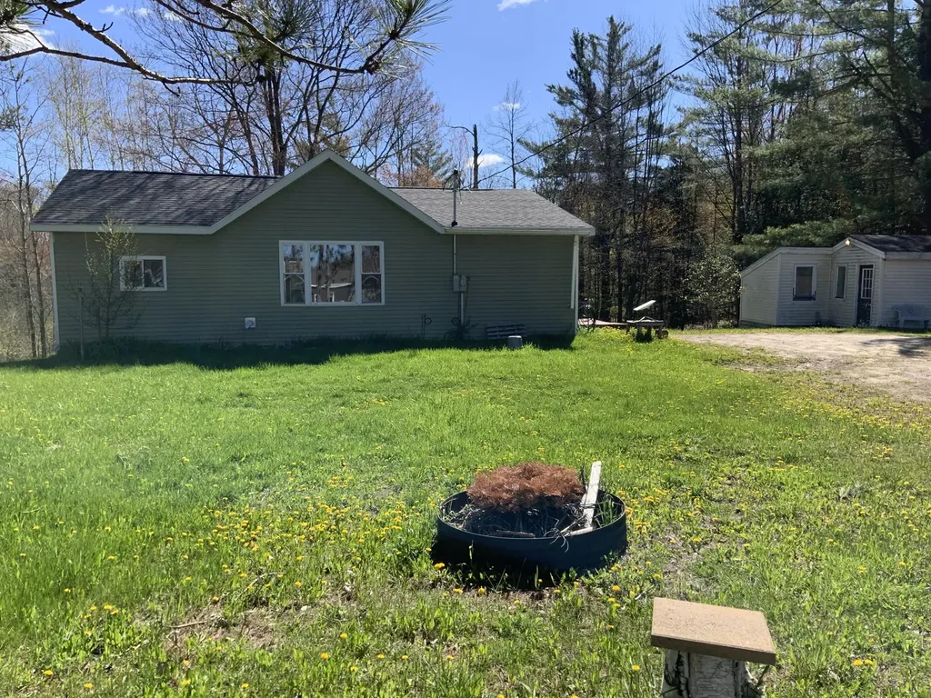 16658 140th Avenue Rose Lake Township MI 49655