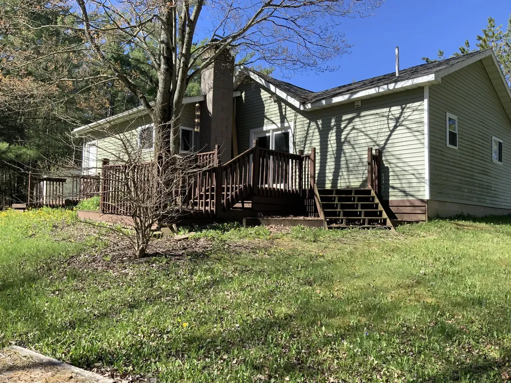 16658 140th Avenue Rose Lake Township MI 49655