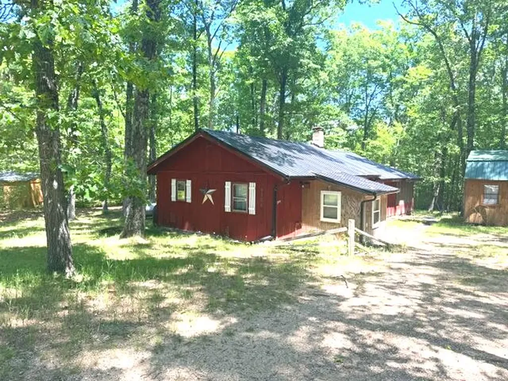 9826 S Orchid Avenue Lake Township MI 49304