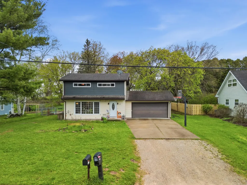 413 W Church Avenue Reed City City MI 49677