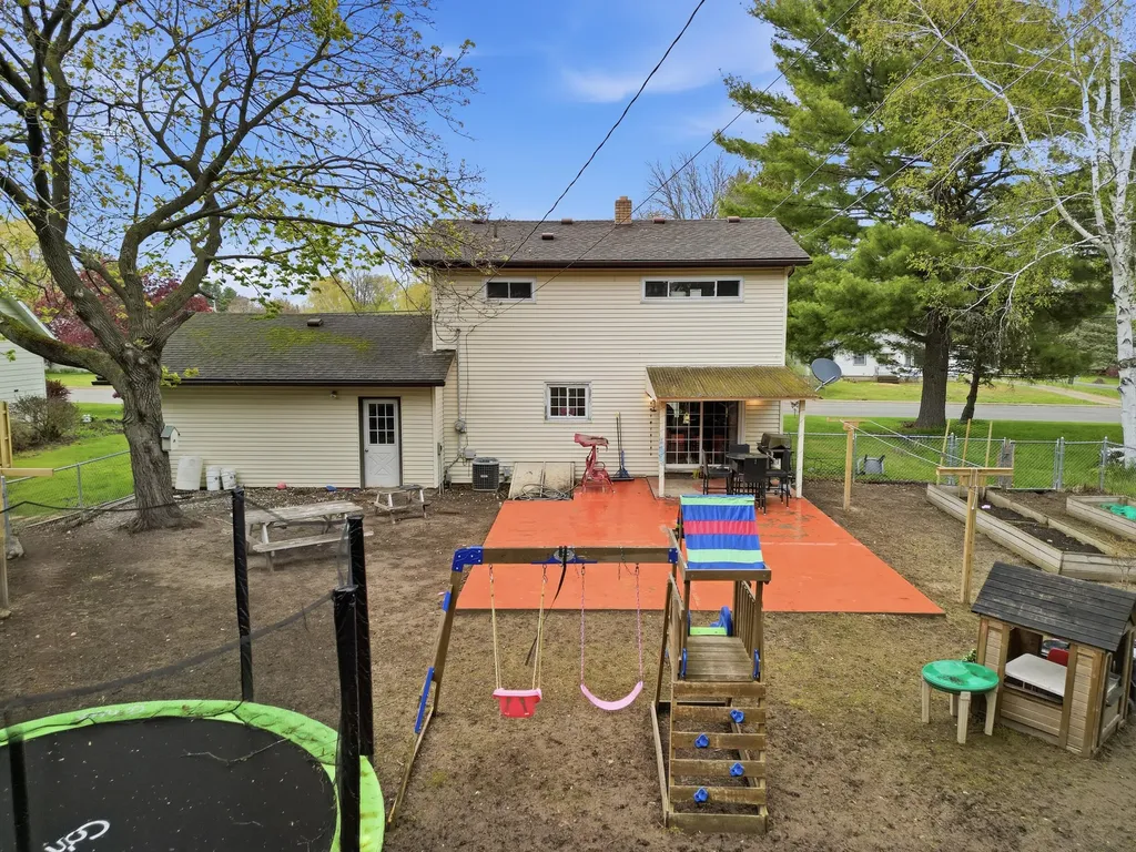 413 W Church Avenue Reed City City MI 49677