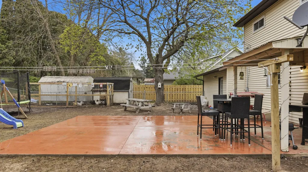 413 W Church Avenue Reed City City MI 49677