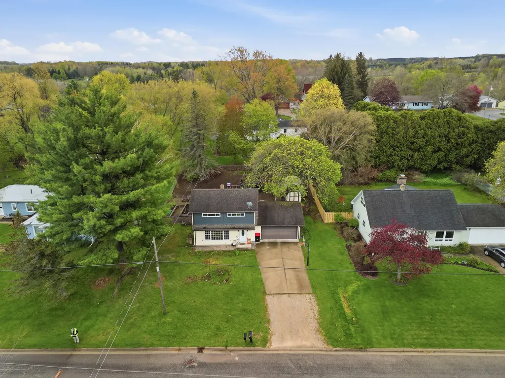413 W Church Avenue Reed City City MI 49677