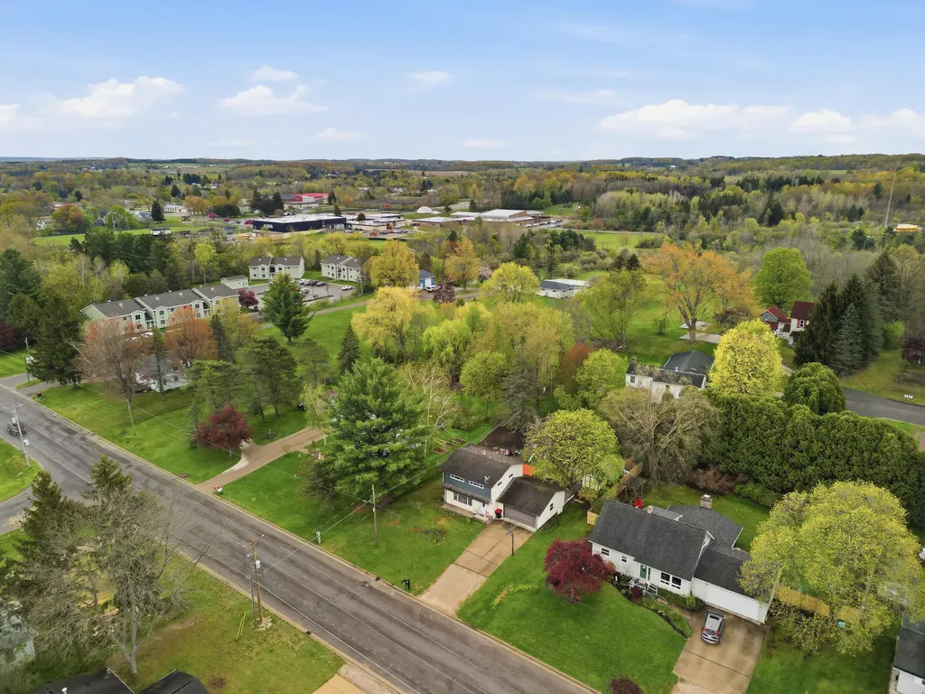 413 W Church Avenue Reed City City MI 49677
