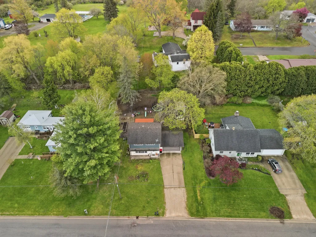 413 W Church Avenue Reed City City MI 49677