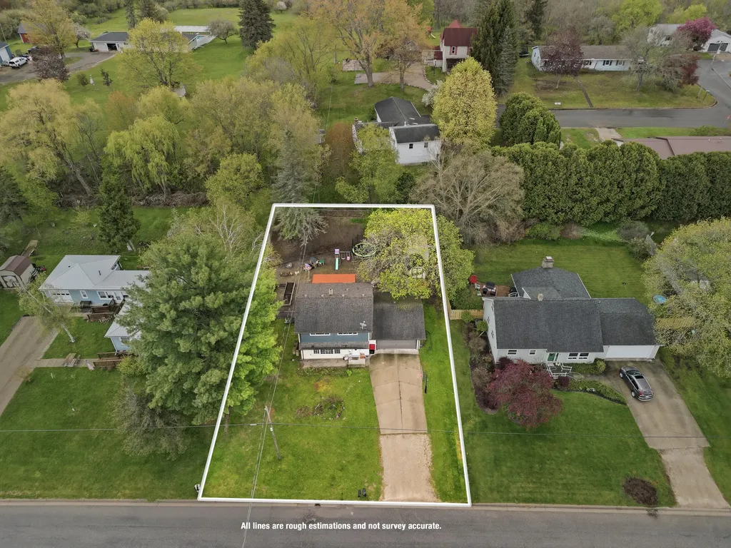 413 W Church Avenue Reed City City MI 49677