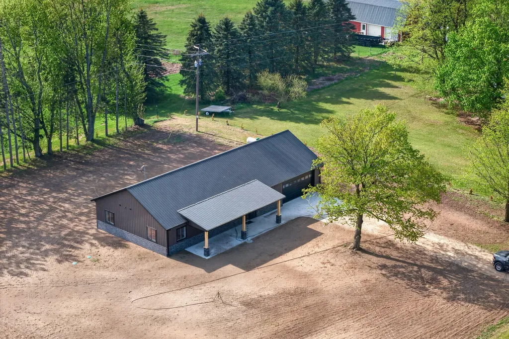 3027 100th Avenue Hinton Township MI 48850