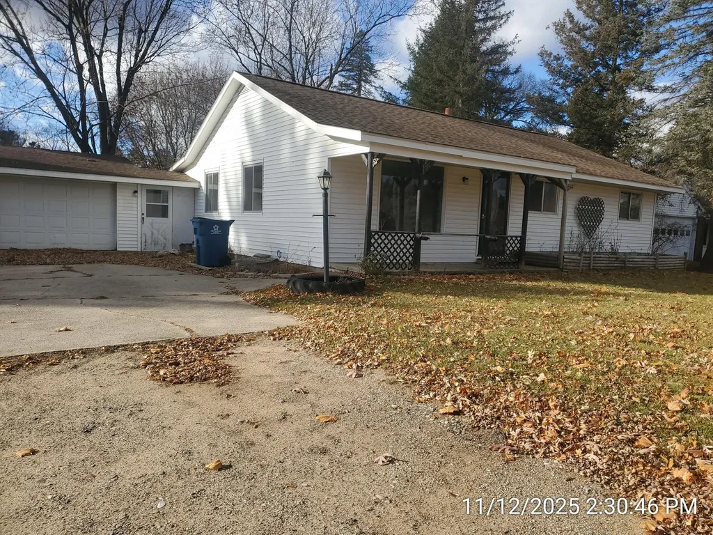 825 N River Street Evart City MI 49631