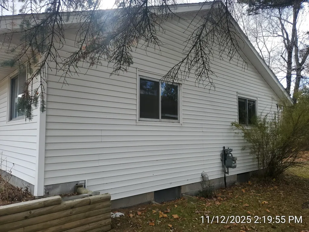 825 N River Street Evart City MI 49631