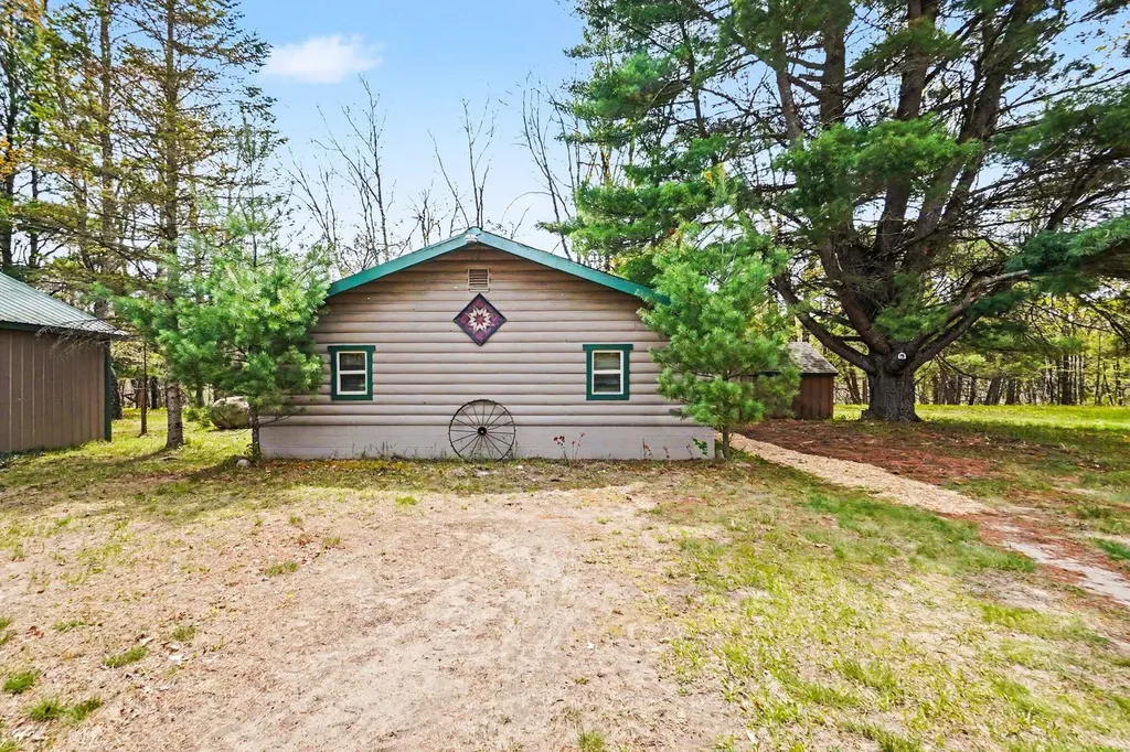 11435 Woodland Drive Evart Township MI 49631