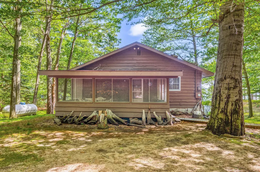 5717 W Pleasant Hill Road Hamlin Township MI 49411