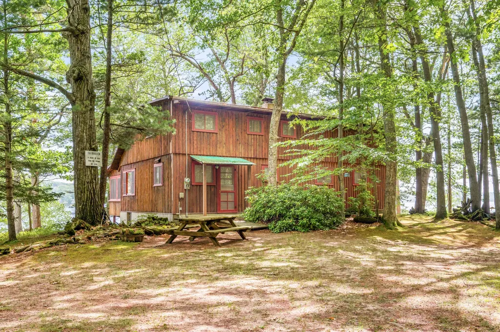 5717 W Pleasant Hill Road Hamlin Township MI 49411