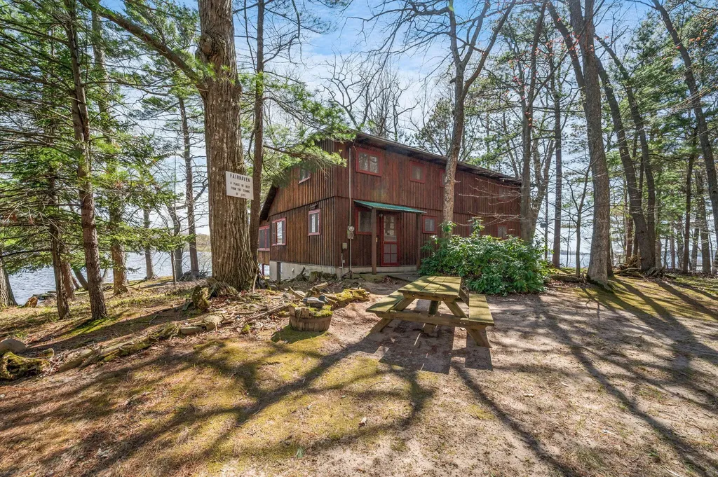 5717 W Pleasant Hill Road Hamlin Township MI 49411