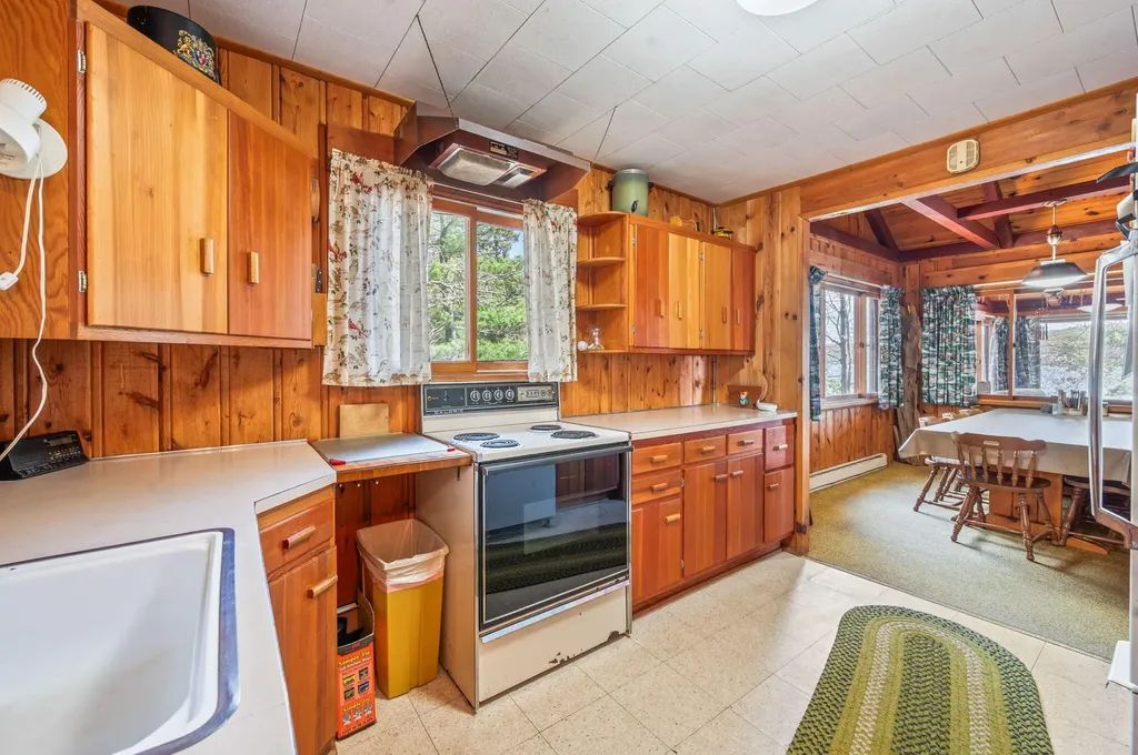 5717 W Pleasant Hill Road Hamlin Township MI 49411