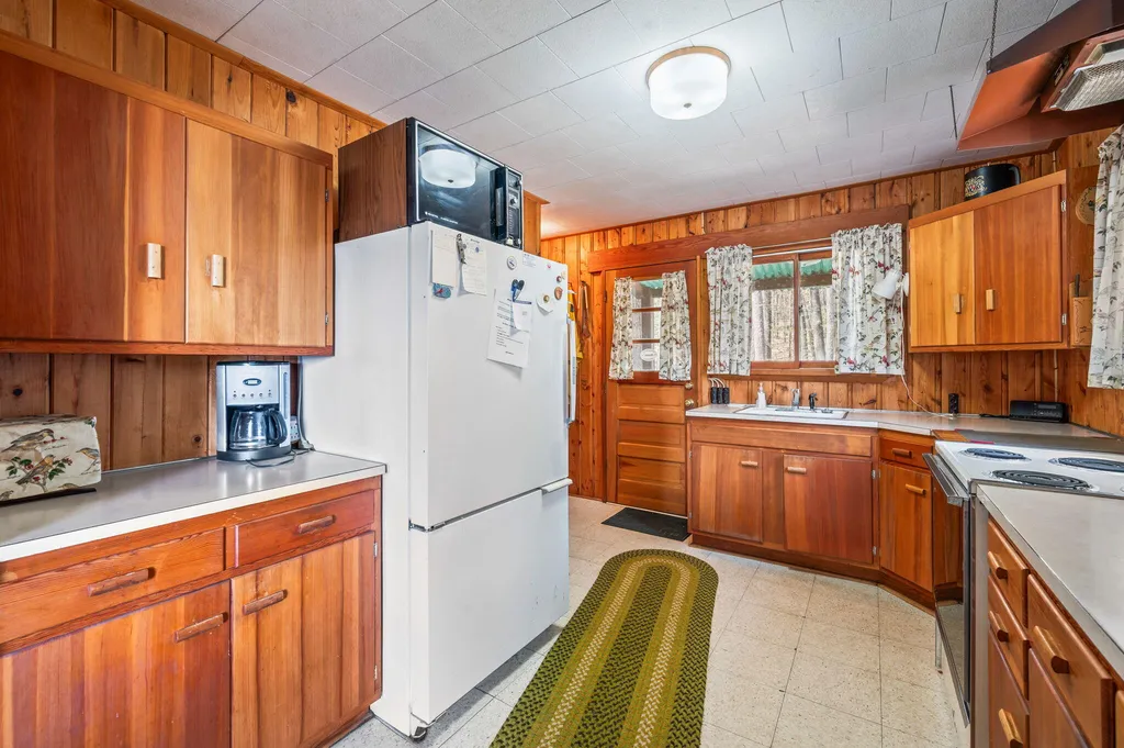 5717 W Pleasant Hill Road Hamlin Township MI 49411