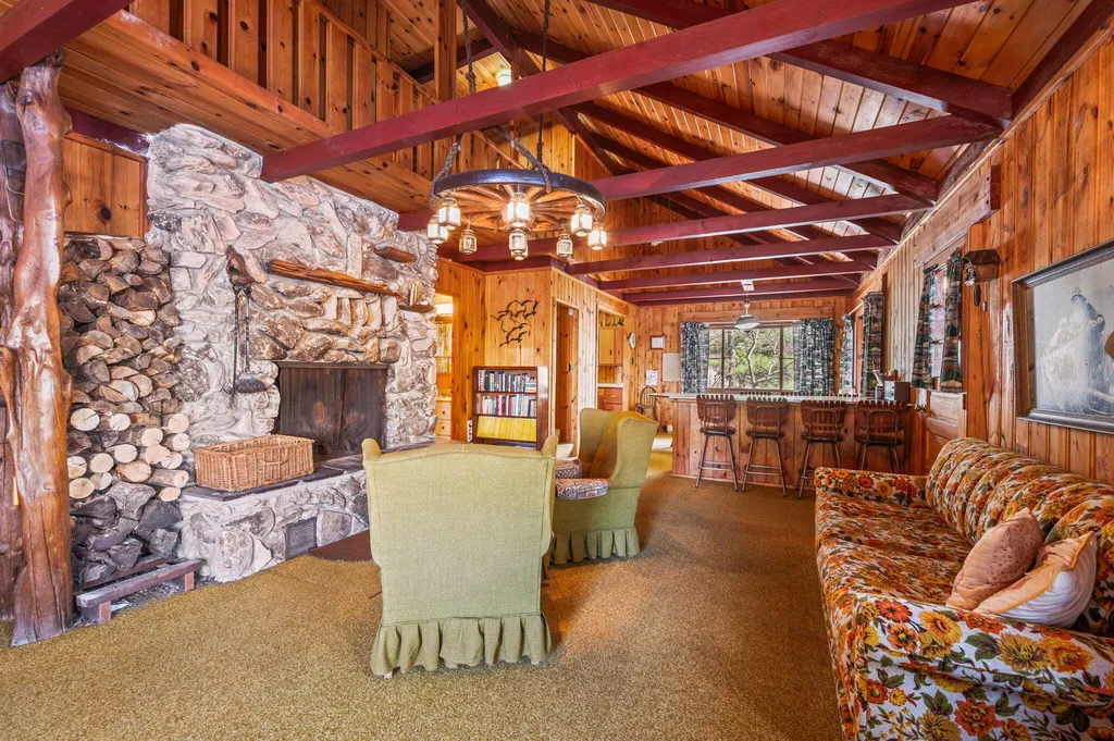 5717 W Pleasant Hill Road Hamlin Township MI 49411
