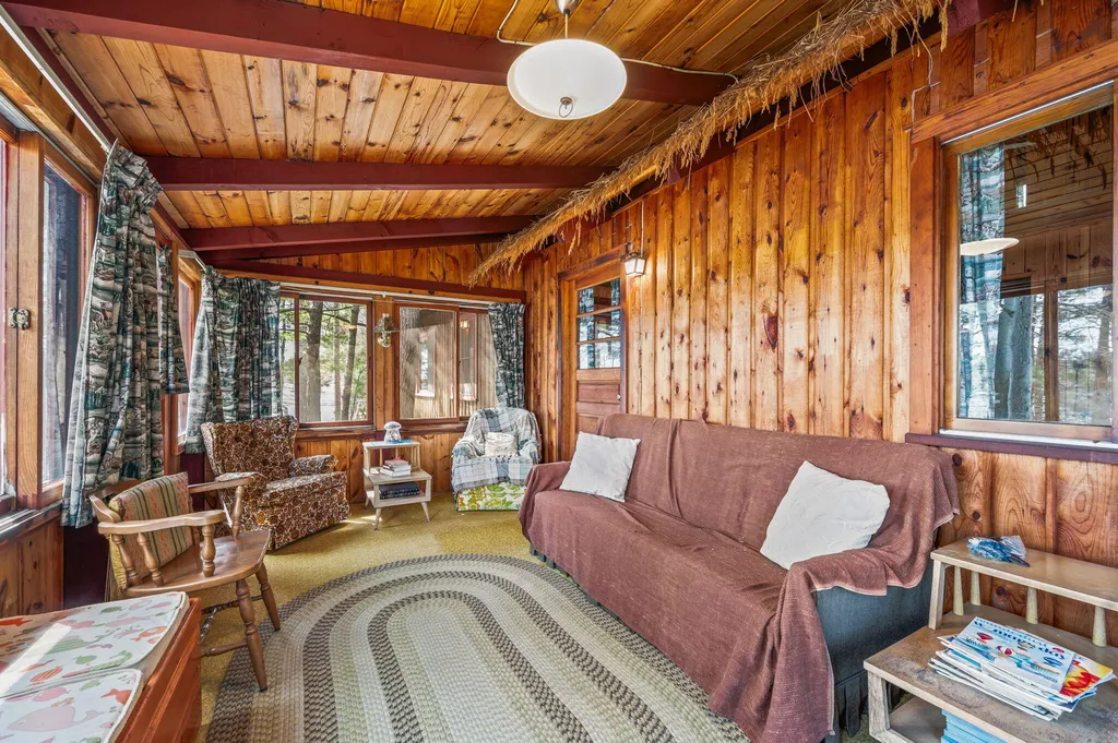 5717 W Pleasant Hill Road Hamlin Township MI 49411