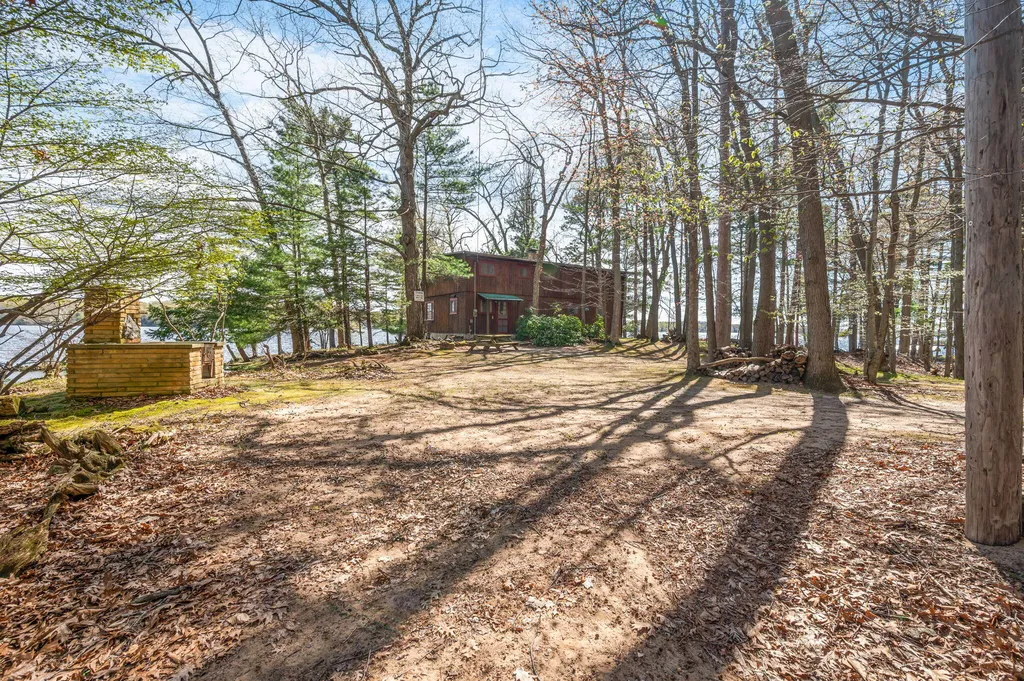 5717 W Pleasant Hill Road Hamlin Township MI 49411