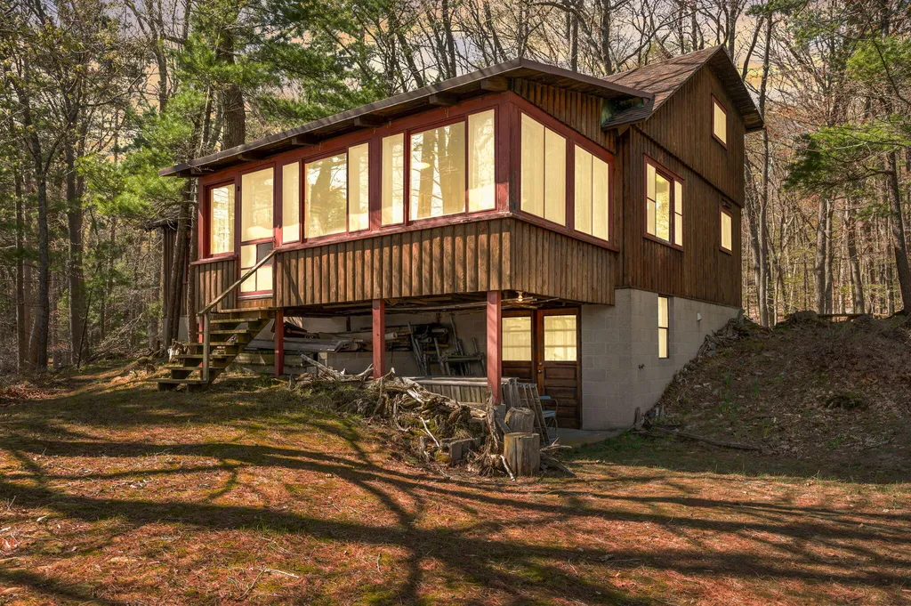 5717 W Pleasant Hill Road Hamlin Township MI 49411