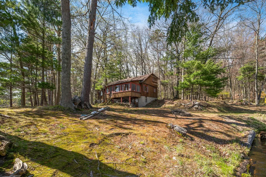 5717 W Pleasant Hill Road Hamlin Township MI 49411