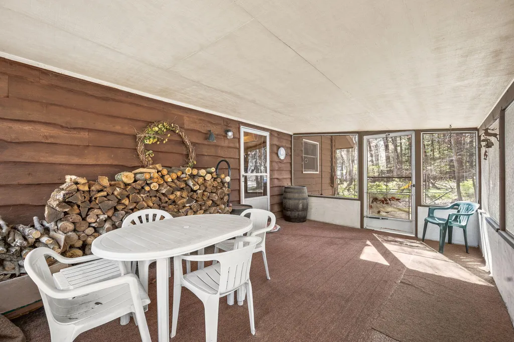 5717 W Pleasant Hill Road Hamlin Township MI 49411