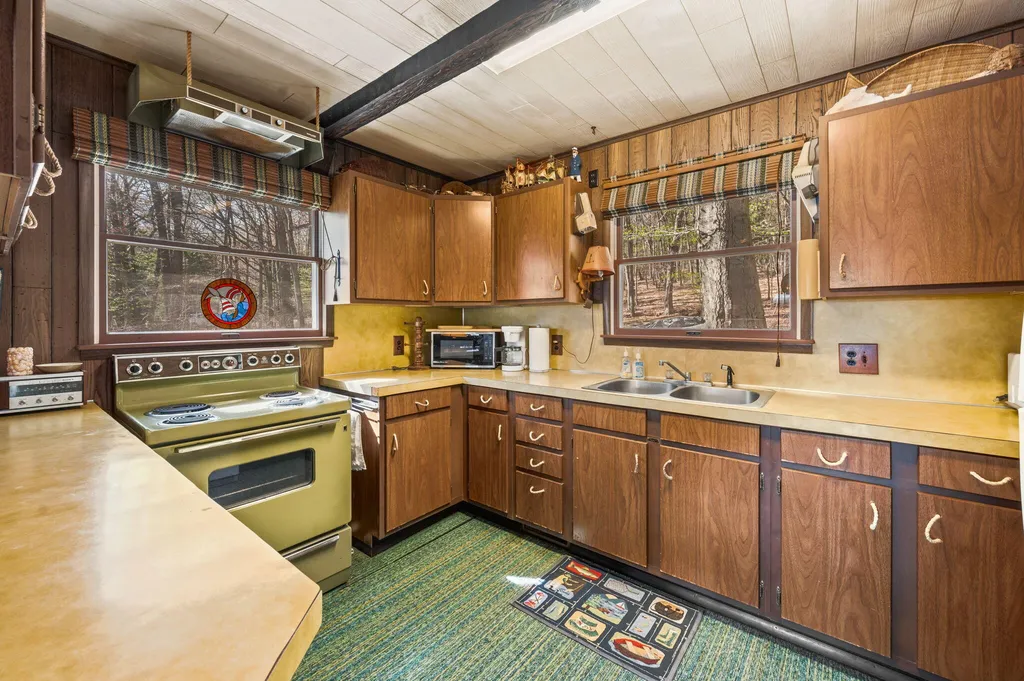 5717 W Pleasant Hill Road Hamlin Township MI 49411