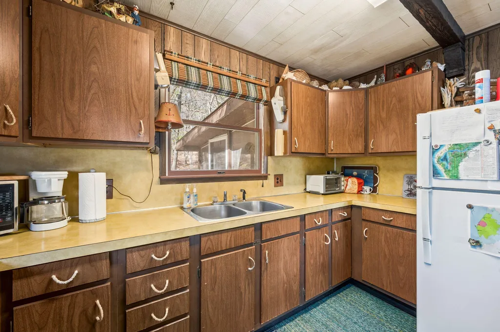 5717 W Pleasant Hill Road Hamlin Township MI 49411