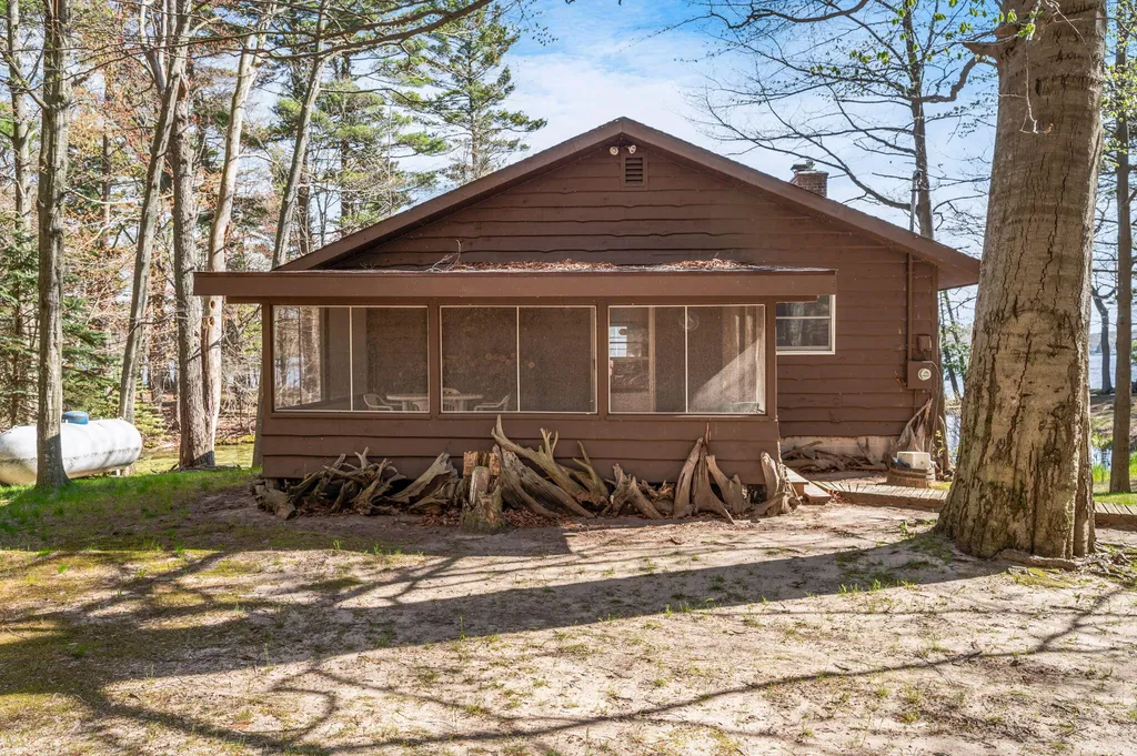 5717 W Pleasant Hill Road Hamlin Township MI 49411