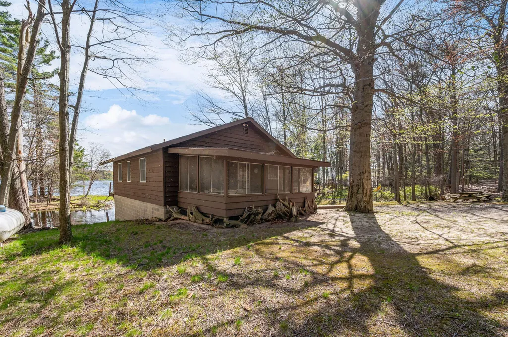 5717 W Pleasant Hill Road Hamlin Township MI 49411