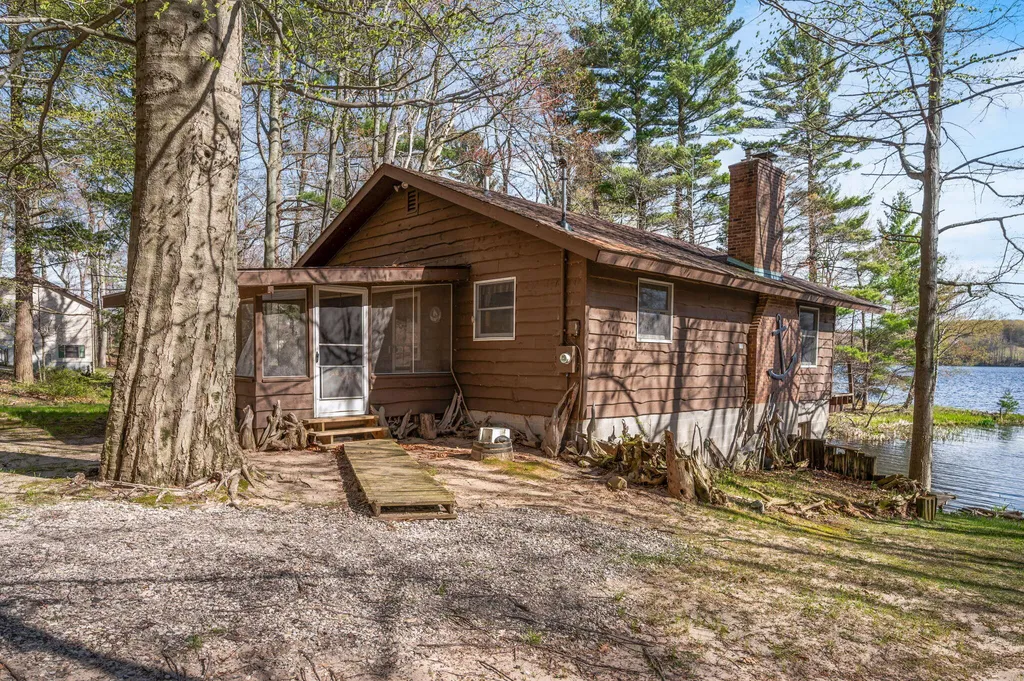 5717 W Pleasant Hill Road Hamlin Township MI 49411