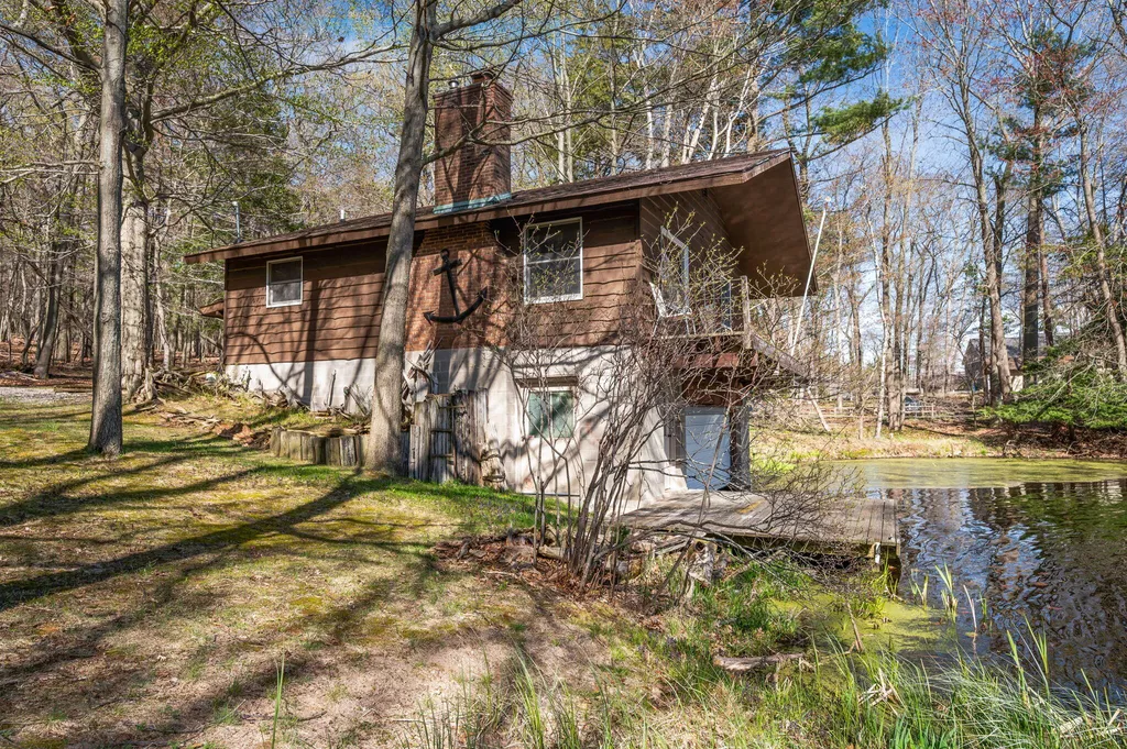 5717 W Pleasant Hill Road Hamlin Township MI 49411