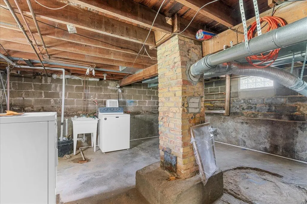1896 Chestnut Street Delhi Charter Township MI 48842