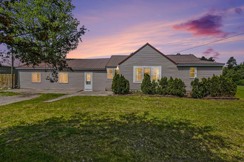 8025 S Warner Avenue Bridgeton Township MI 49412