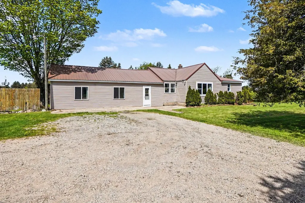 8025 S Warner Avenue Bridgeton Township MI 49412