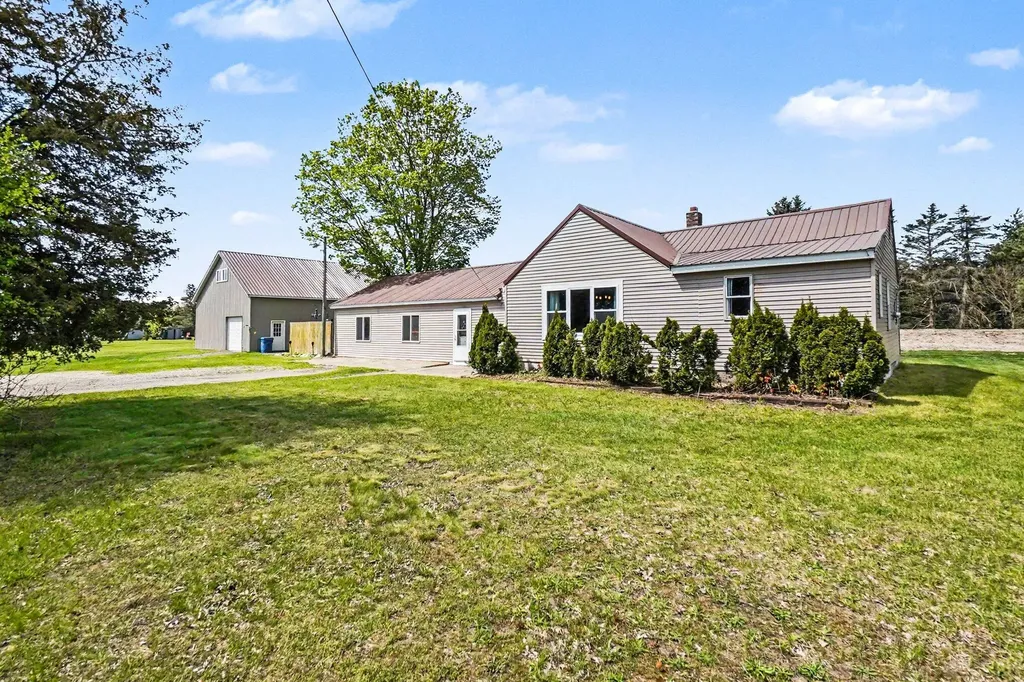 8025 S Warner Avenue Bridgeton Township MI 49412