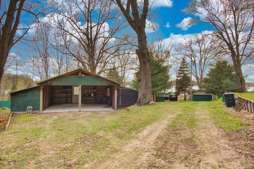 17185 Sandy Lane Sheridan Township MI 49305