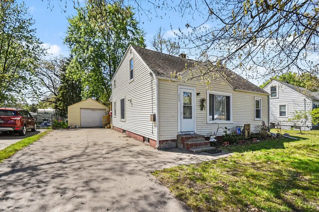 3329 Hubal Avenue SW Wyoming City MI 49519