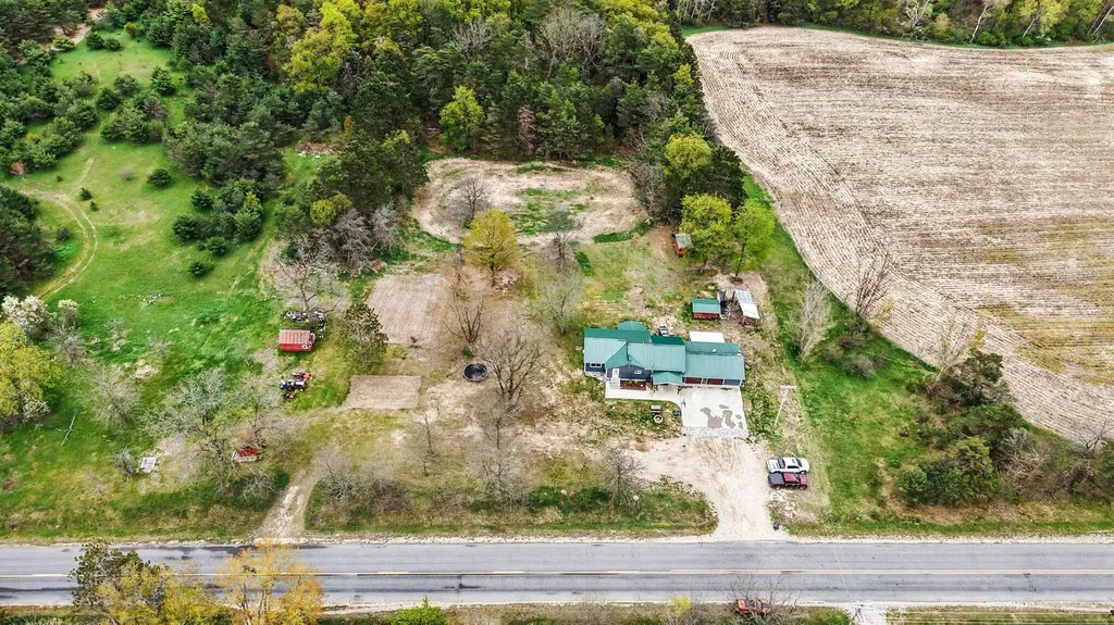 18680 220th Avenue Green Charter Township MI 49307