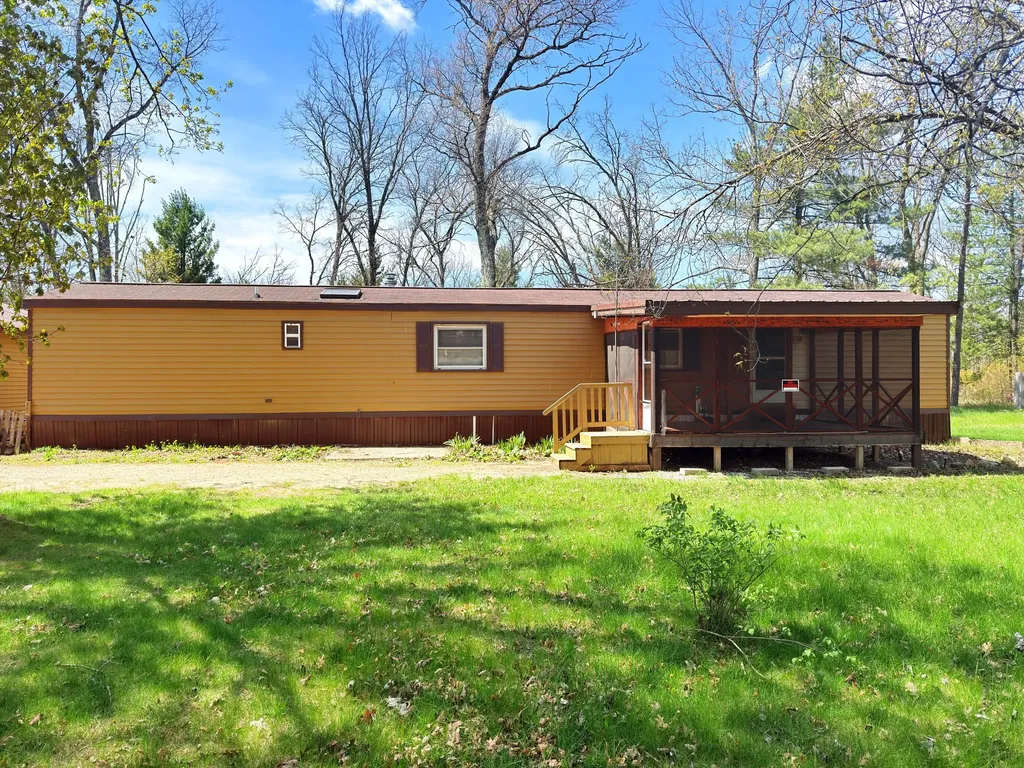 9189 S Oakland Drive Pleasant Plains Township MI 49304
