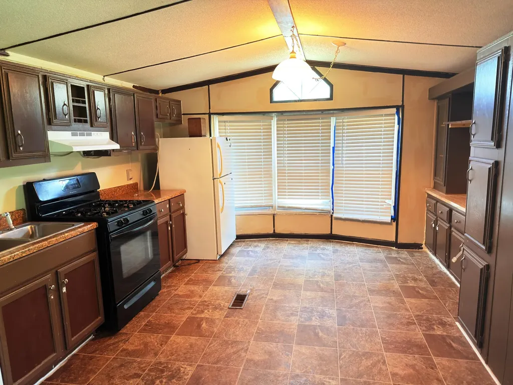 9189 S Oakland Drive Pleasant Plains Township MI 49304