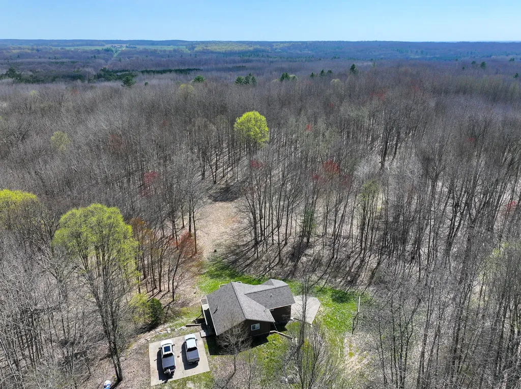 7415 E Anthony Road Logan Township MI 49402