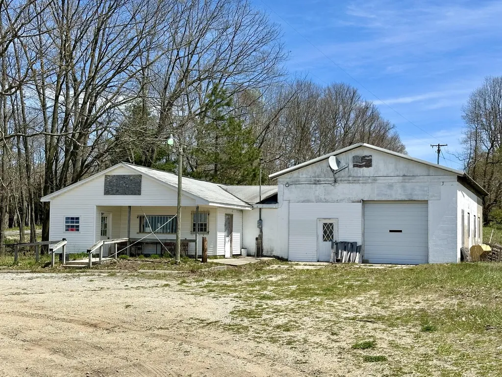 6390 N Comstock Avenue Beaver Township MI 49421