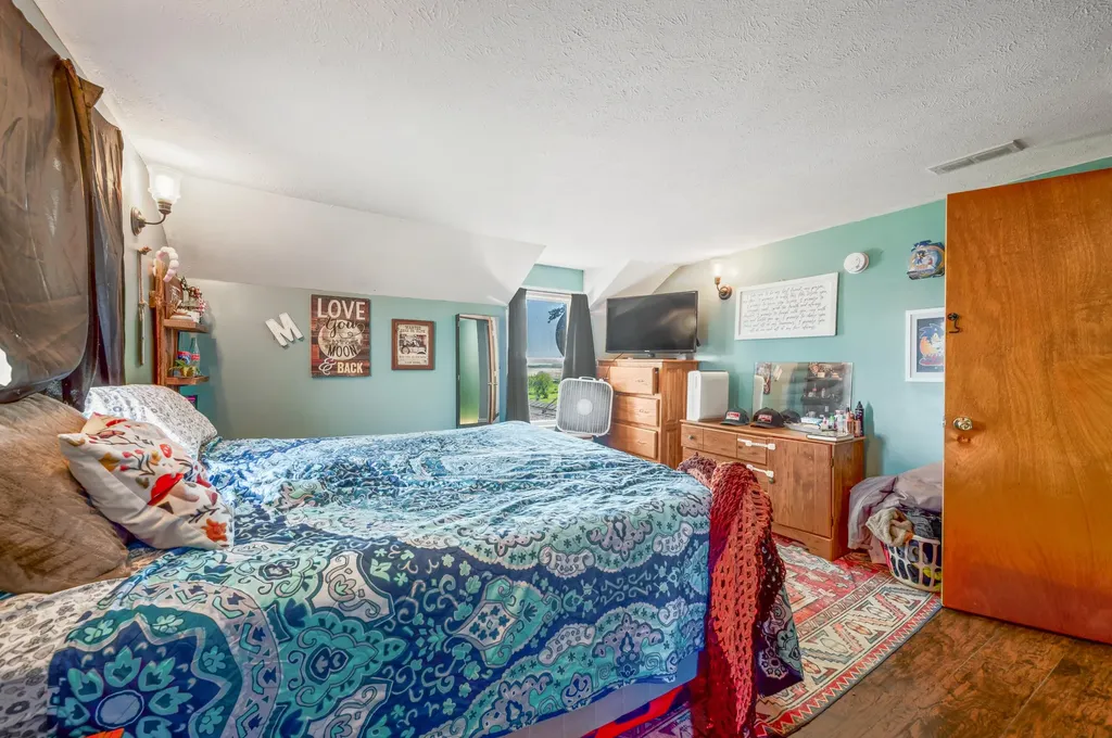 2079 E Stoney Corners Road Clam Union Township MI 49657