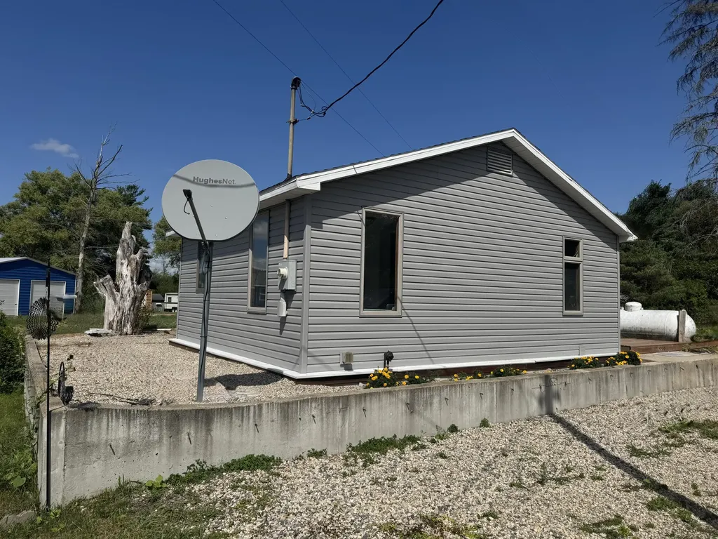 9388 S Lake Drive Evart Township MI 49631