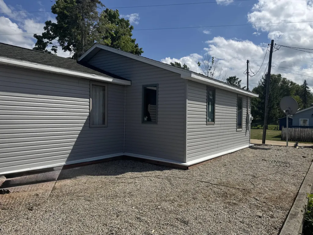 9388 S Lake Drive Evart Township MI 49631