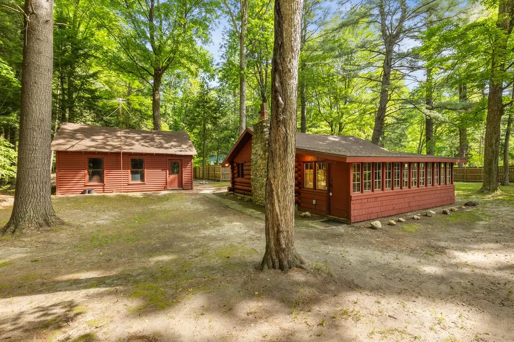 1464 E Gardner Avenue Brooks Township MI 49337