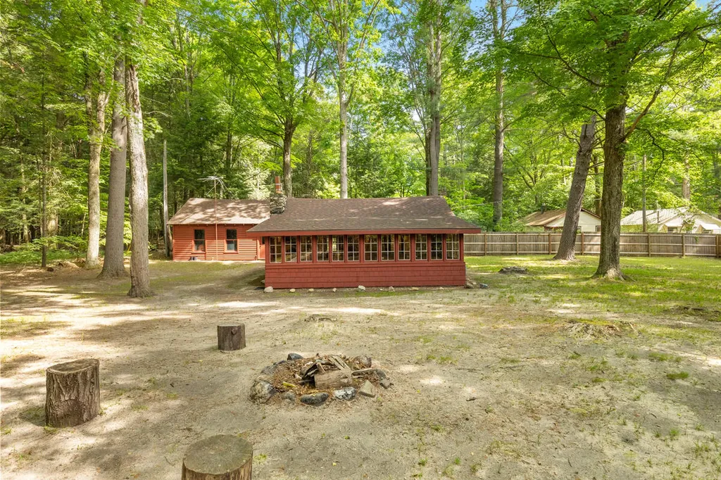 1464 E Gardner Avenue Brooks Township MI 49337