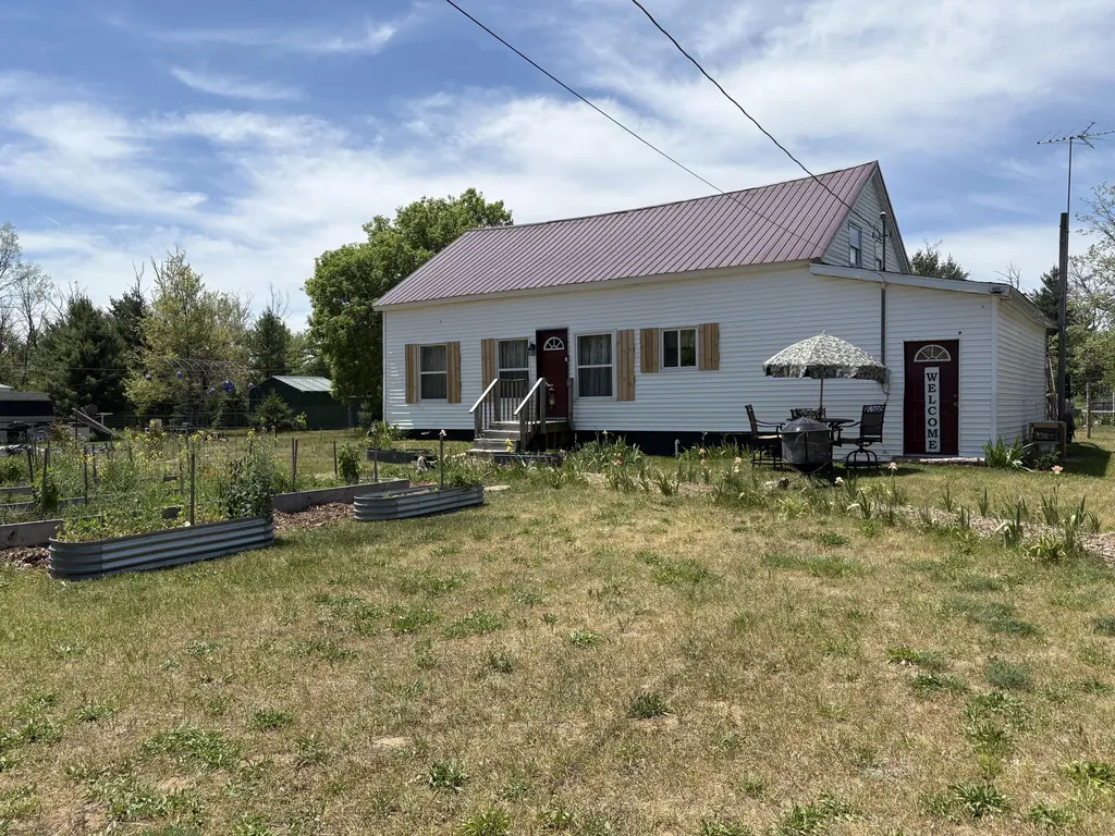 8465 S Michcon Avenue Pleasant Plains Township MI 49304